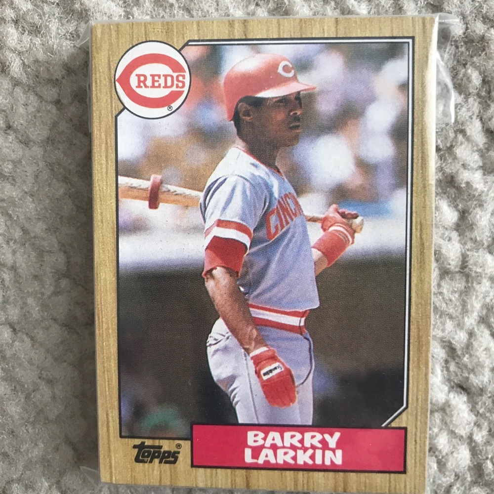 1987 Cincinnati Reds baseball cards. Topps complete set, Unopened Mint Condition